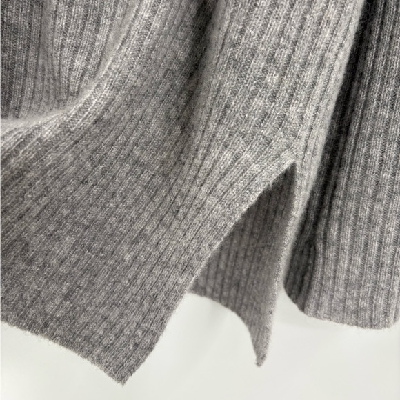 Madeleine Thompson Gray Ribbed Cashmere Sweater Medium Slit Hem Pullover small - Picture 5 of 16